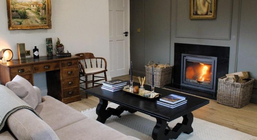 Willow Lodge Cashel- Rock View-Sleeps 8 guests-Spacious- Cosy