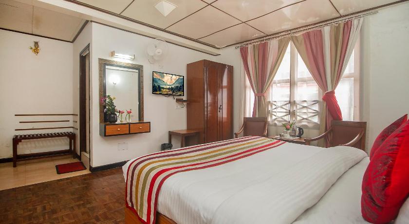 Central Hill Resort - The Mall Road - image 24