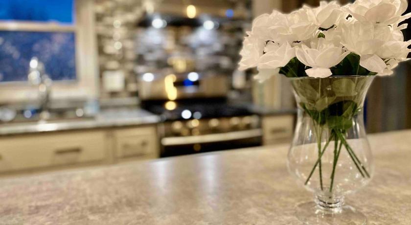 New Haven (IN) [4-BR/Sleeps 12] Family & Friends Home in Indiana 4-Star Accommodation exterior