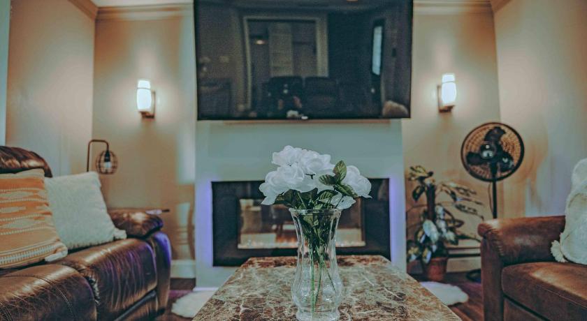 New Haven (IN) [4-BR/Sleeps 12] Family & Friends Home in Indiana 4-Star Accommodation lobby