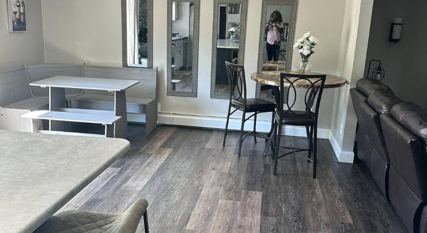 New Haven (IN) [4-BR/Sleeps 12] Family & Friends Home in Indiana 4-Star Accommodation lobby