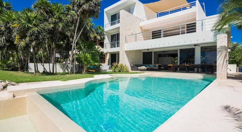 Beachfront Luruxy Villa in Tulum