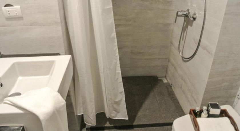 Image of Standard Double Room 2