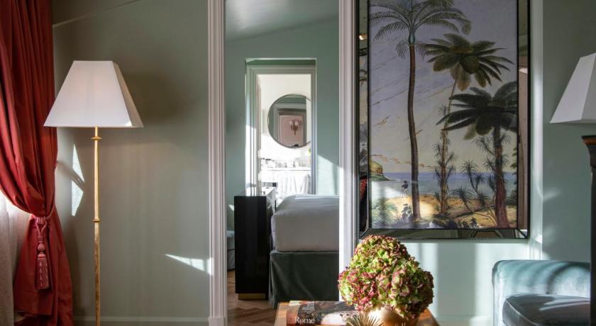 Image of "Eternal Iconic" Suite 4