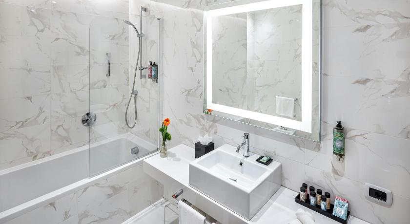 صورة جناح جونيور مزدوج أو توأم (Junior Suite Double or Twin) 7