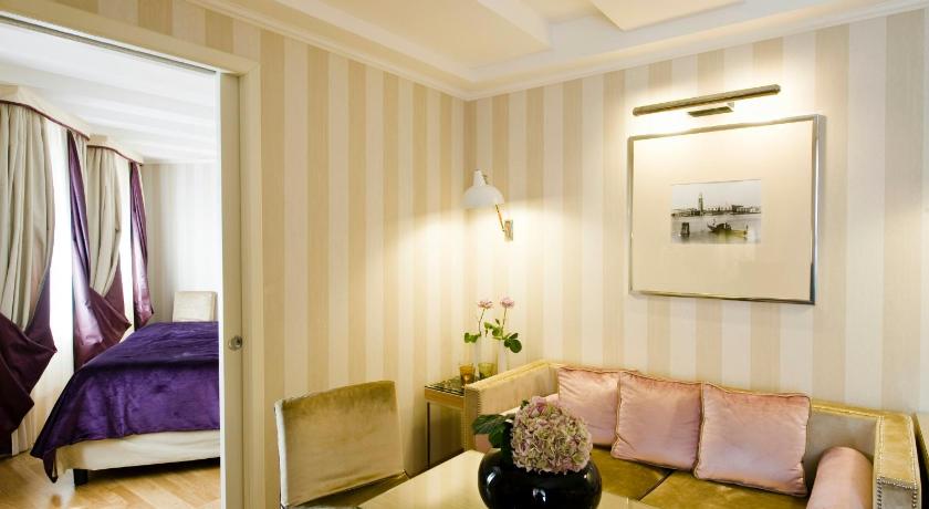 Image of Junior Suite 8