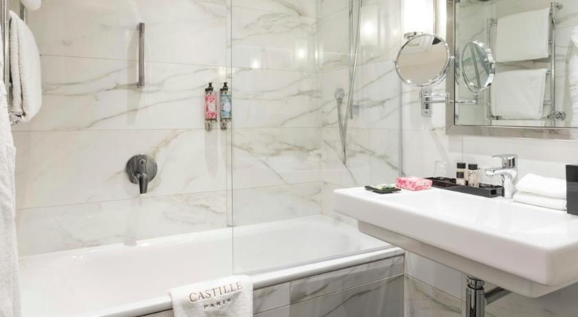 Image of Junior Suite Duplex Eiffel Tower View 2