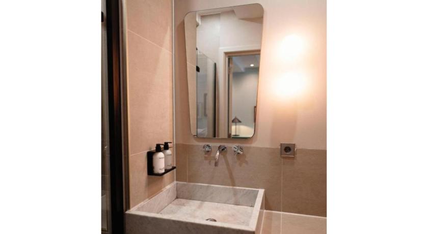 Image of Budget Twin 6