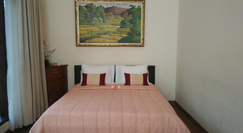 Image of Family Room 10