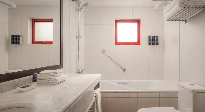 Imagen de Junior Suite, 1 King to 1 King Suite, Corner room 13
