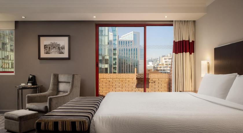 Imagen de Deluxe Suite, 1 King to 1 King Suite, Corner room 0