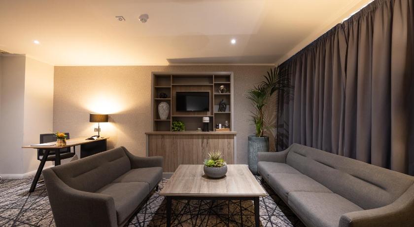 Image of 1 Bedroom Suite Waterfront view 14
