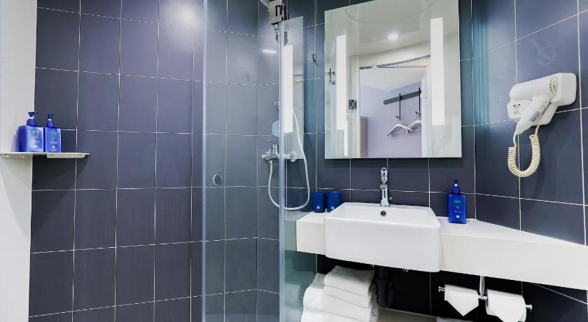 Image of Guest Twin Room 7