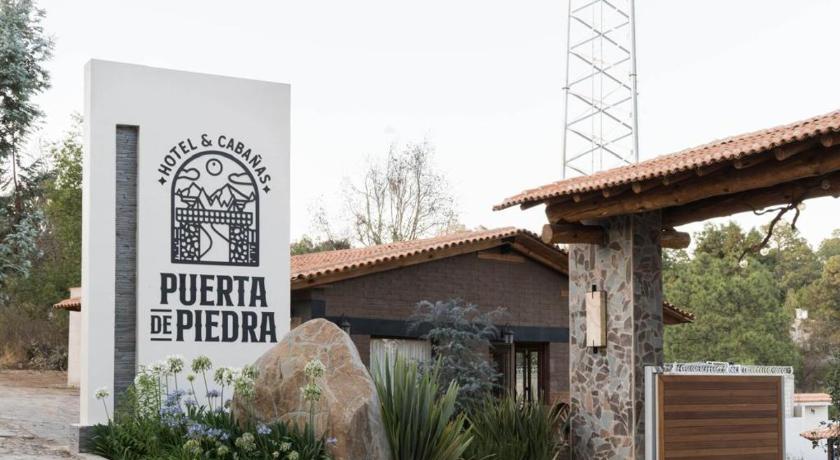 Hotel Puerta de Piedra