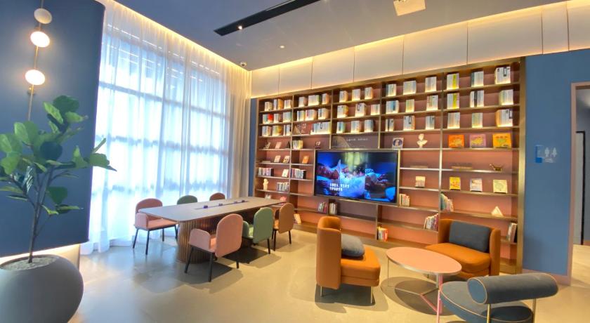 Hanting Hotel Shanghai Anting Metro Station - image 11