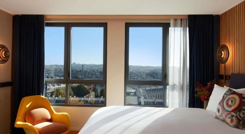 Image of COLLECTION - ROOFTOP VIEW, 1 King or 2 Single beds, Views of Paris rooftops 1