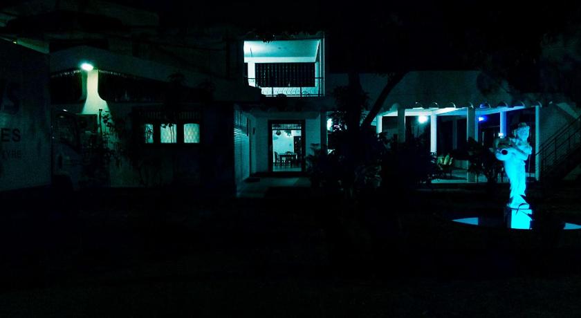 Saranga Holiday Inn photo