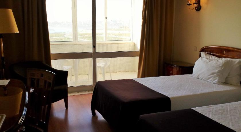 ヴィラ・ノヴァ・デ・ガイア Golden Tulip Porto Gaia Hotel & Spa - A26 4つ星 ホテル ロビー