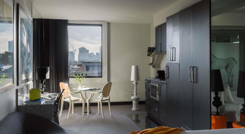 Image of Deluxe Studio Suite 0