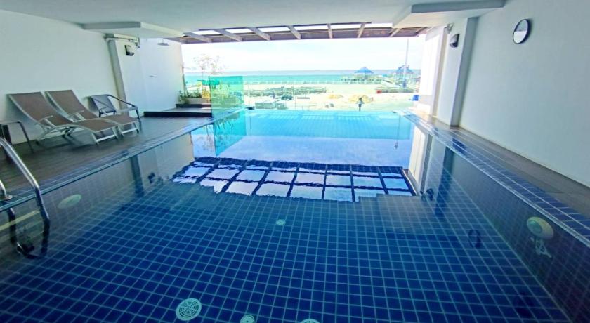 촌부리 The High One 2星级 酒店 大堂