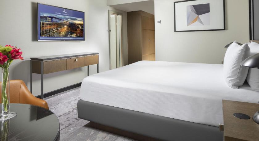 Image of King Executive Suite With Separate Lounge 4