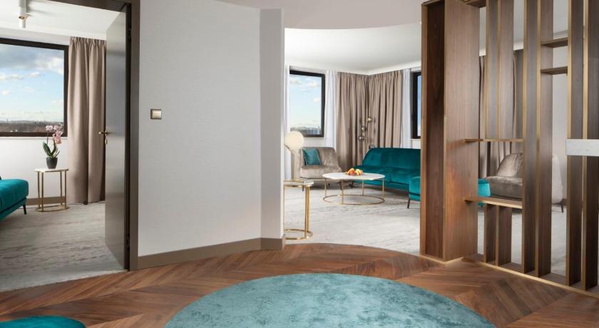 Image of King Apartment Suite 7