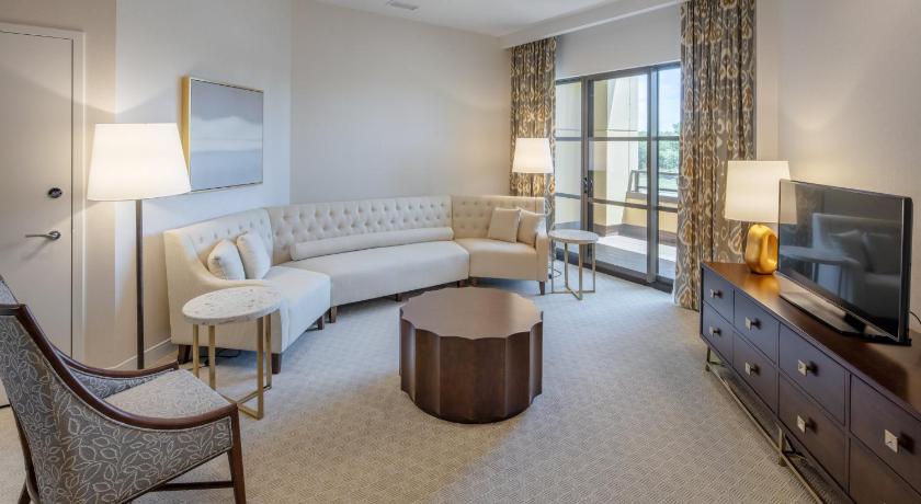 Image of Lake View Suite with Balcony 1