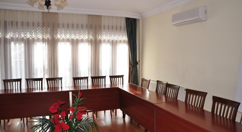 Turquhouse Hotel - image 11