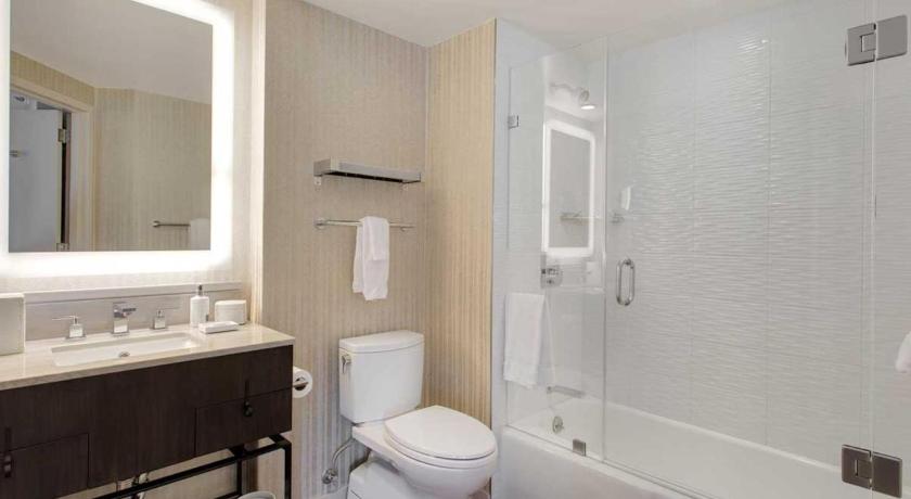 Image of F1 - Junior King Suite 9