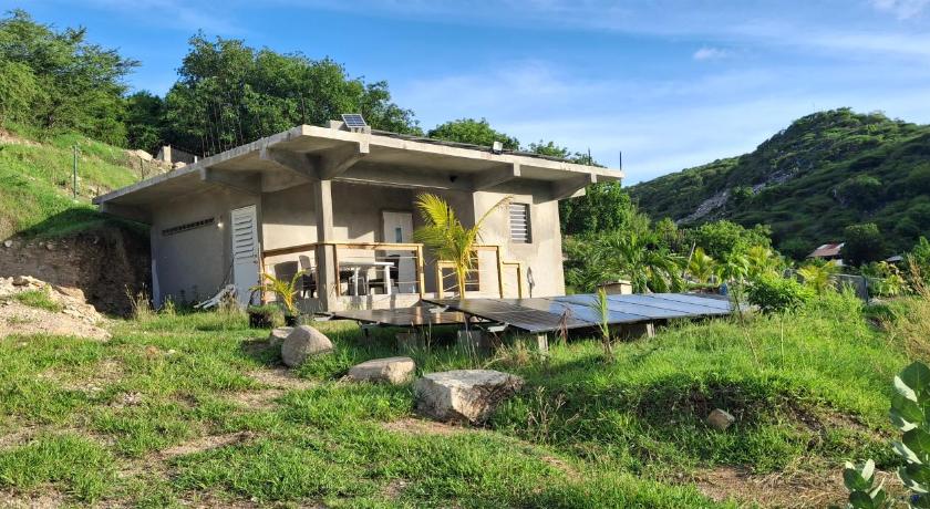 Cozy Peaceful Haven on Hilltop by CoconutGardenSxm