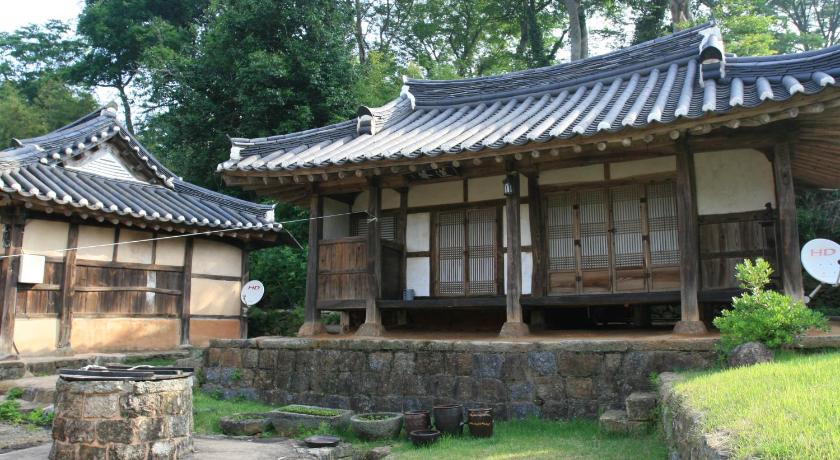 Jinrae Lee's Traditional House photo