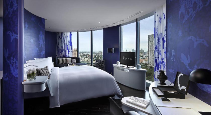 Bangkok SO/ BANGKOK 5-Star Hotel pool