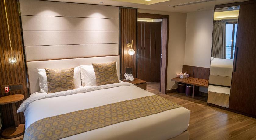 Image of Panorama Suite, Non-Smoking 0