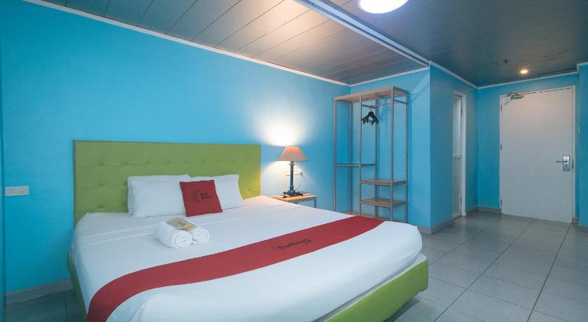 宿务 RedDoorz Plus New Era Budget Hotel Mandaue former RedDoorz Plus near UV Mandaue Cebu 2星级 酒店 套房