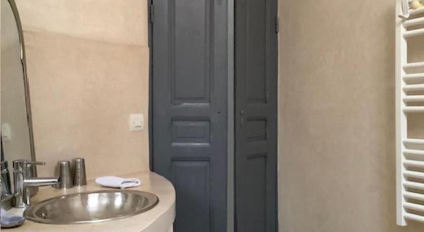 Image of Double Room with Private Bathroom 3