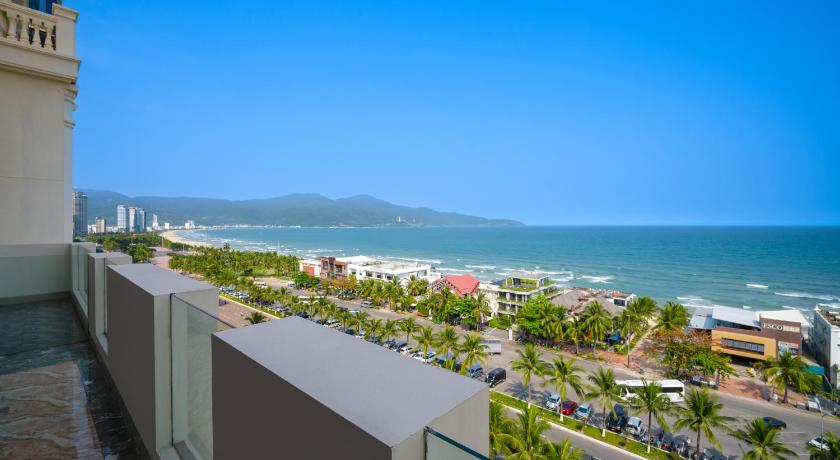 Da Nang Sea Front Apartment & Spa Da Nang 4-Star Hotel pool