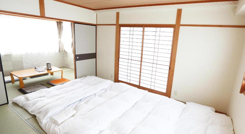 Image of Family Room - Non-Smoking 1