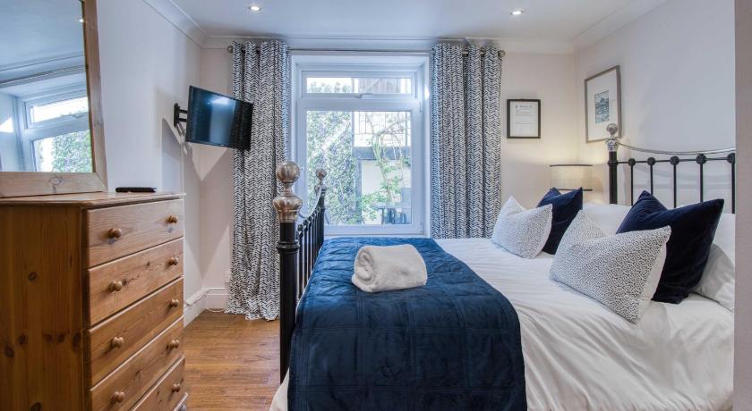 Image of Two-Bedroom Apartment 6