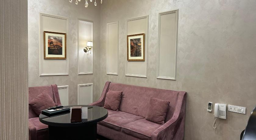 Image of Suite with Parking 14