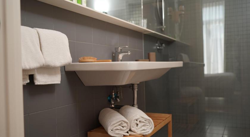 Фото: Трехместный номер Стандарт (Standard Triple Room) 2