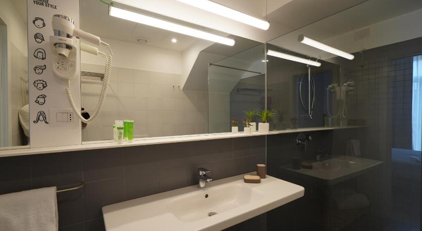Фото: Трехместный номер Стандарт (Standard Triple Room) 4