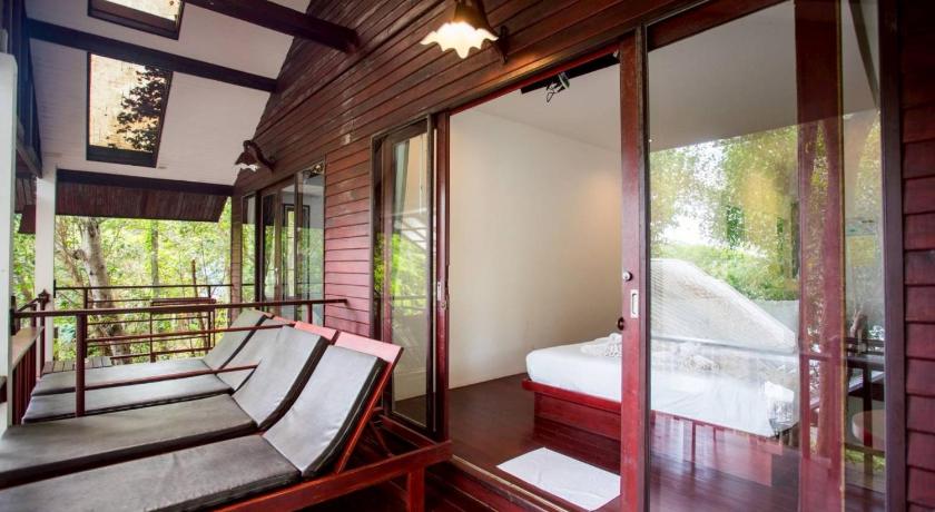 Image of Balcony Garden View 3