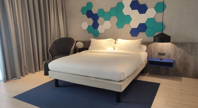 Image of Superior Queen Room 8