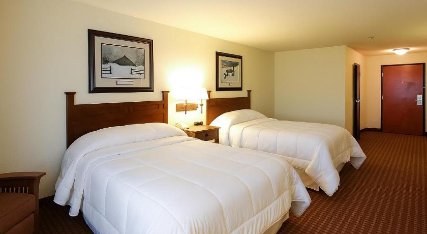 Naples (NC) Mountain Inn & Suites Airport - Hendersonville 2-Star Accommodation view