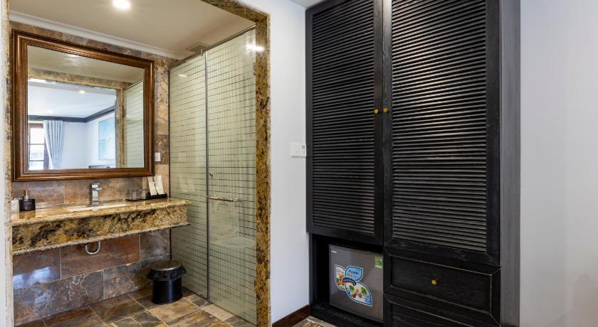 Phòng 2 Giường Đơn Nhìn Ra Thành Phố (Twin Room with City View)