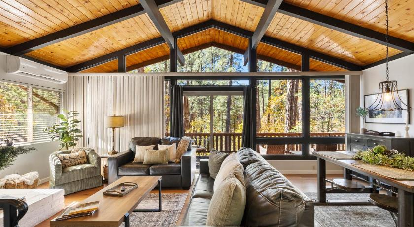 Ponderosa HideAway 4-BR CabinMtn ViewTrailsBrbq