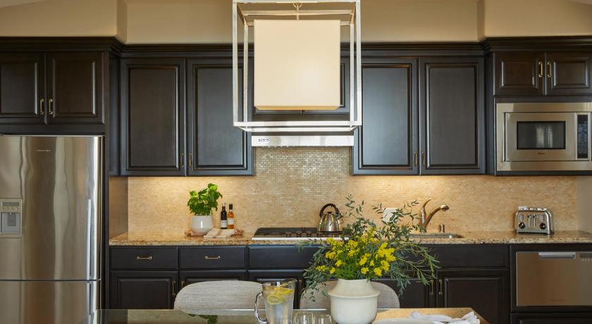 Image of Vanderlip Suite 12