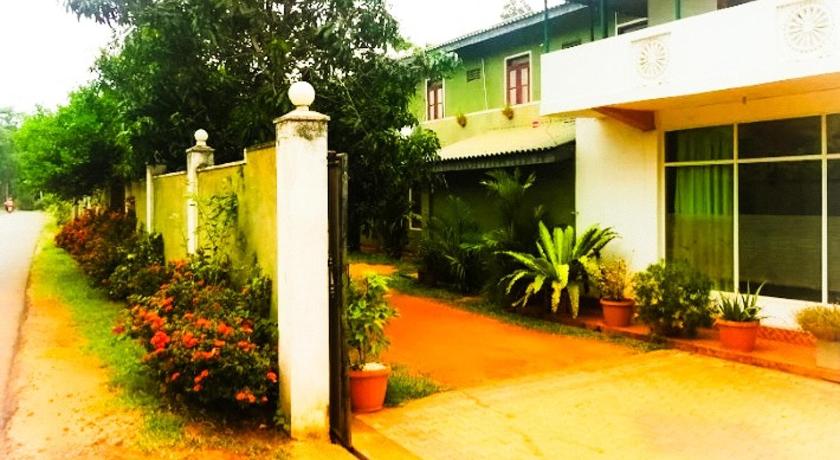 River Garden Hotel Anuradhapura – Anuradhapura, IA