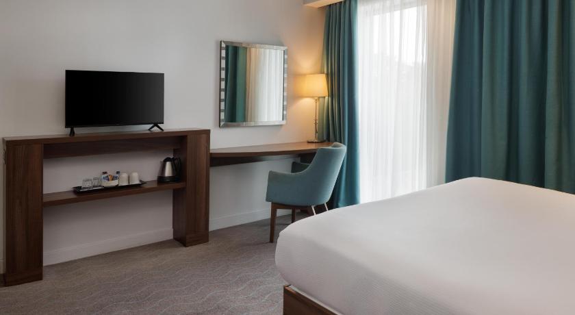 Image of Queen Accessible Room 8