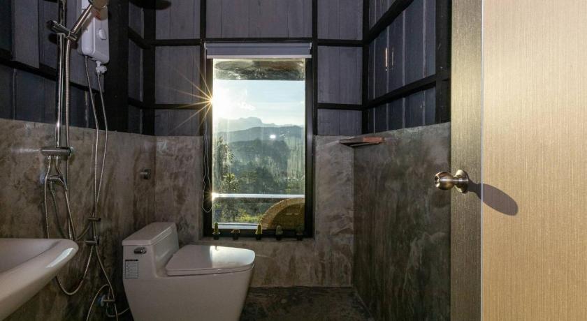 Image of Standard Twin Room with Mountain View 8